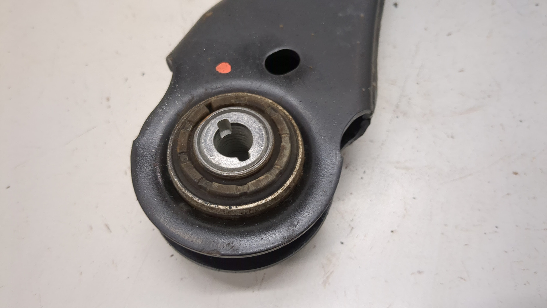 Рычаг задний правый