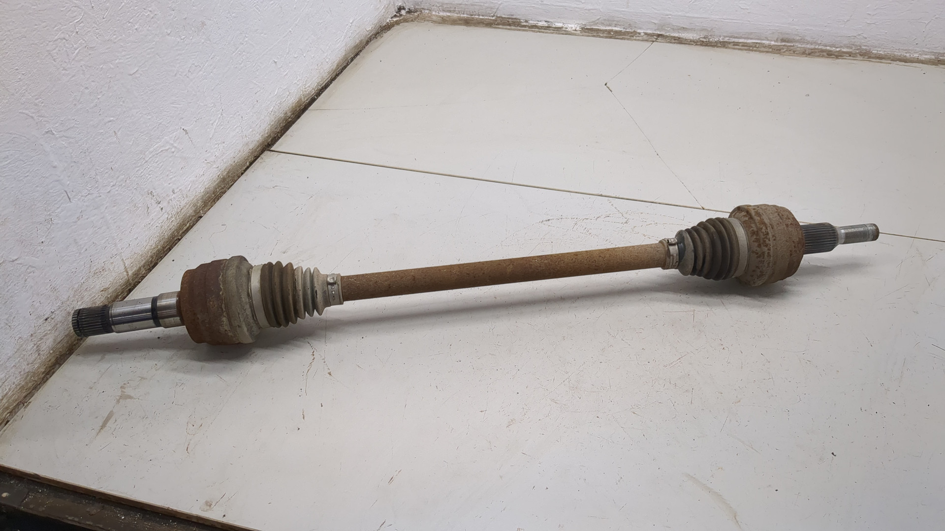 Полуось задняя правая