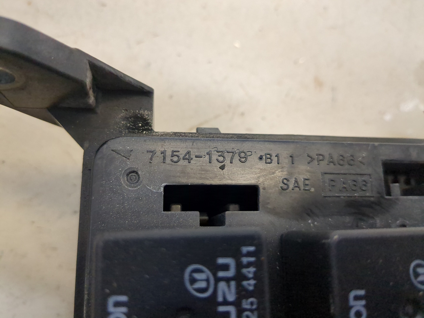 Блок предохранителей