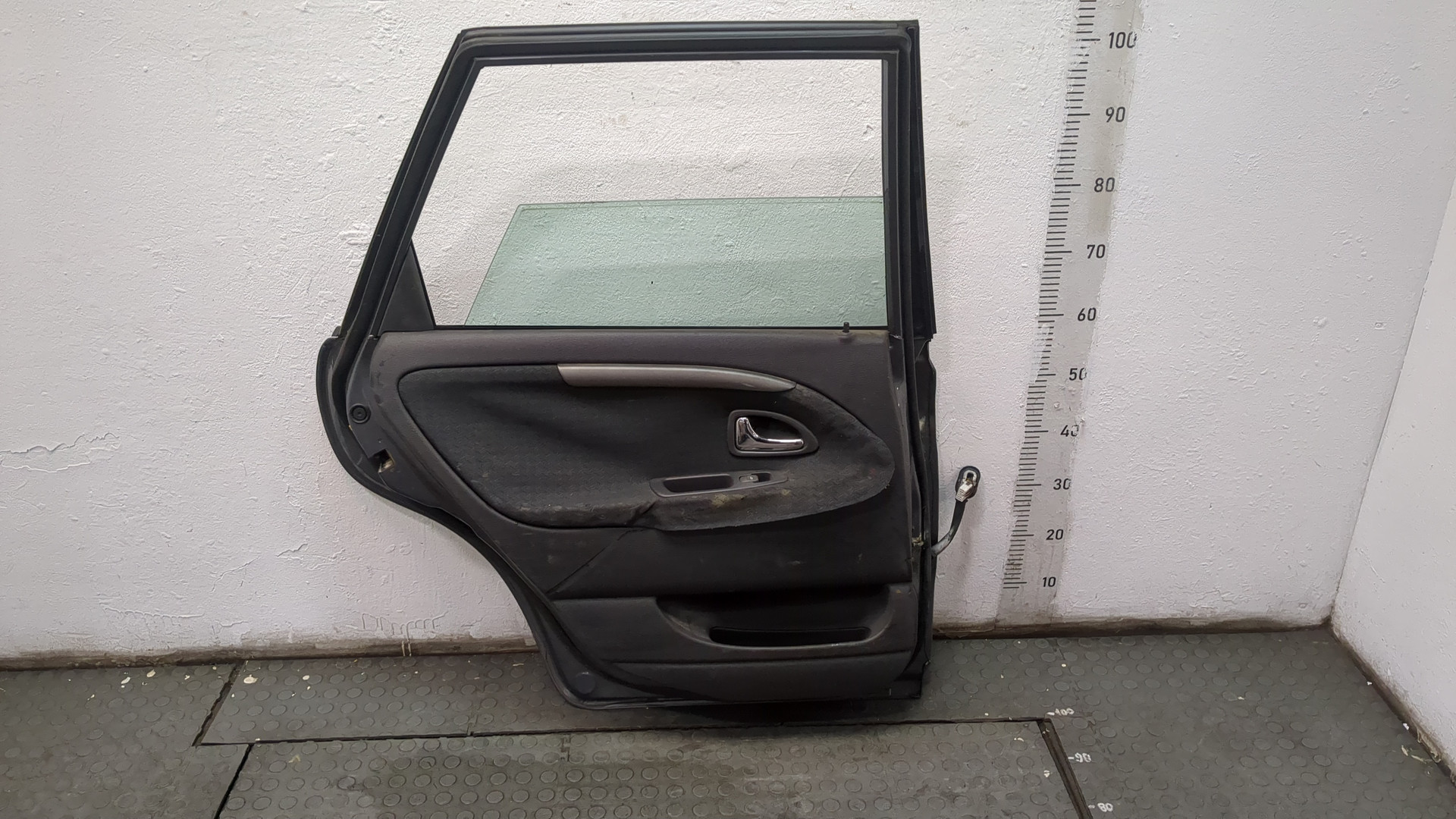 Дверь задняя левая