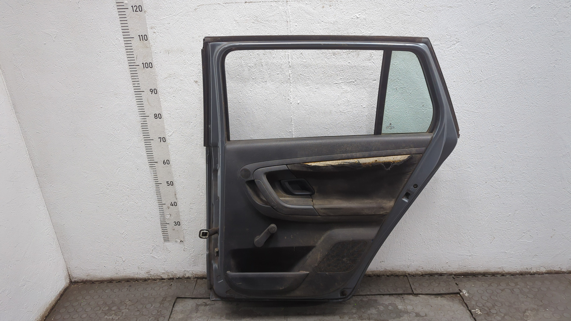 Дверь задняя правая