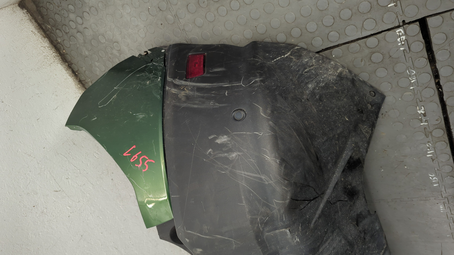 Бампер задний