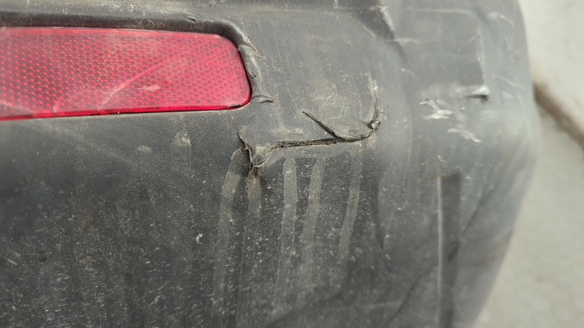 Бампер задний