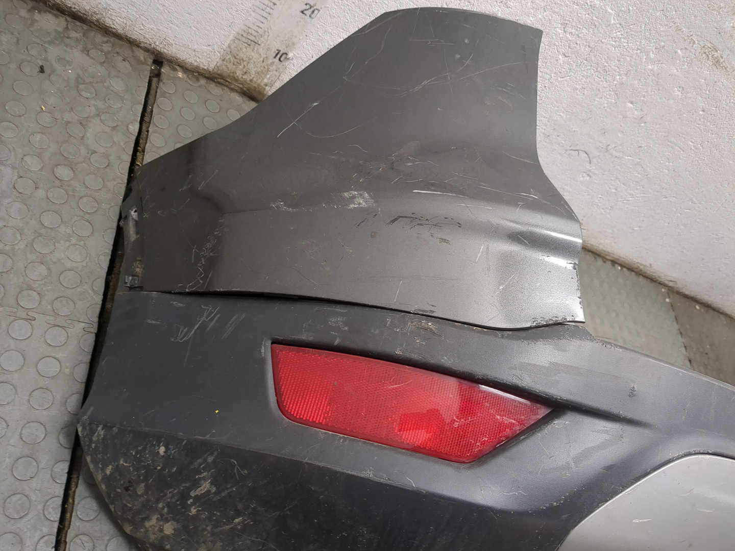 Бампер задний