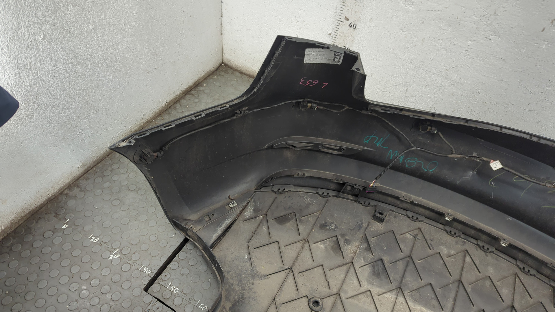 Бампер задний