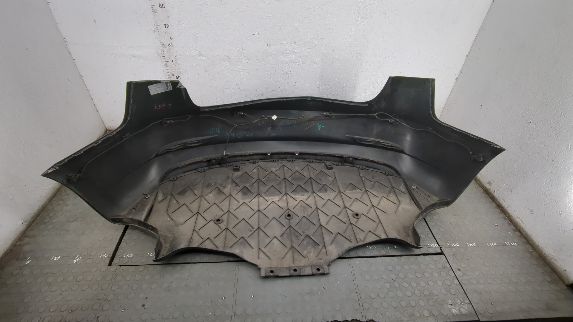 Бампер задний