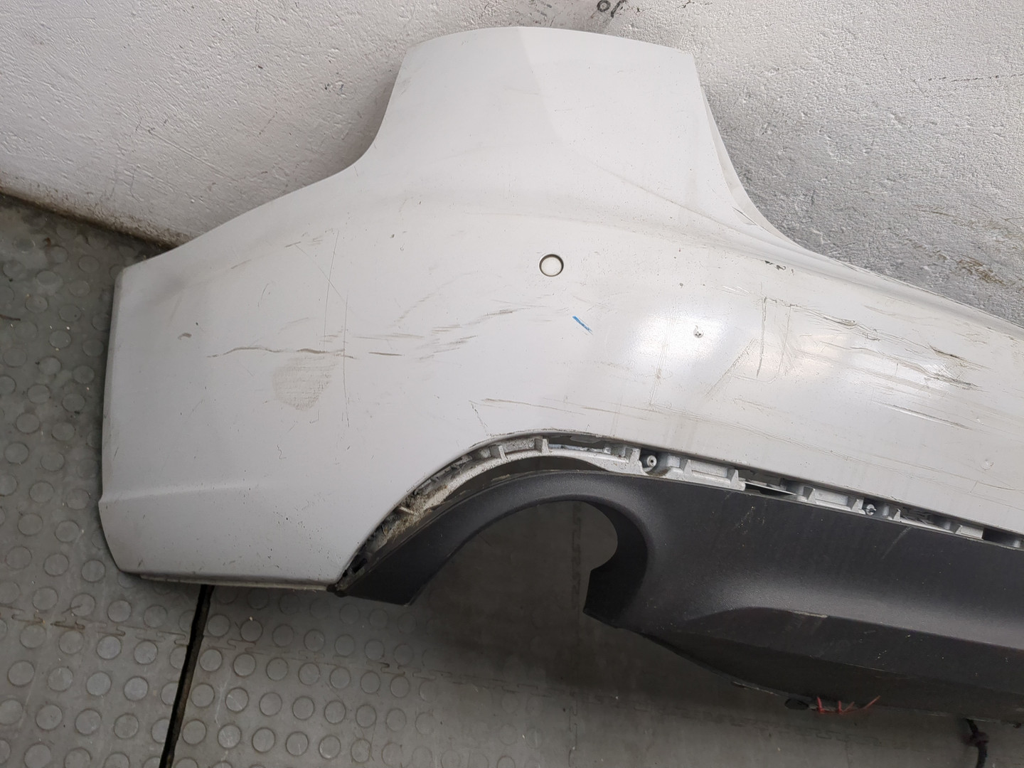 Бампер задний