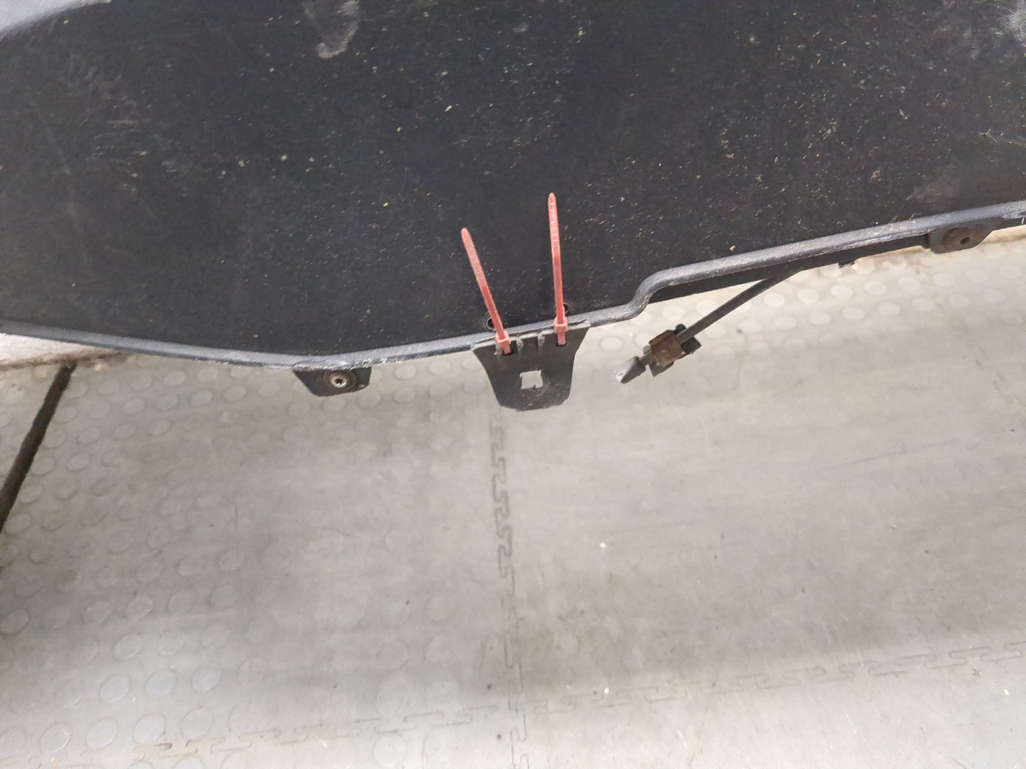 Бампер задний