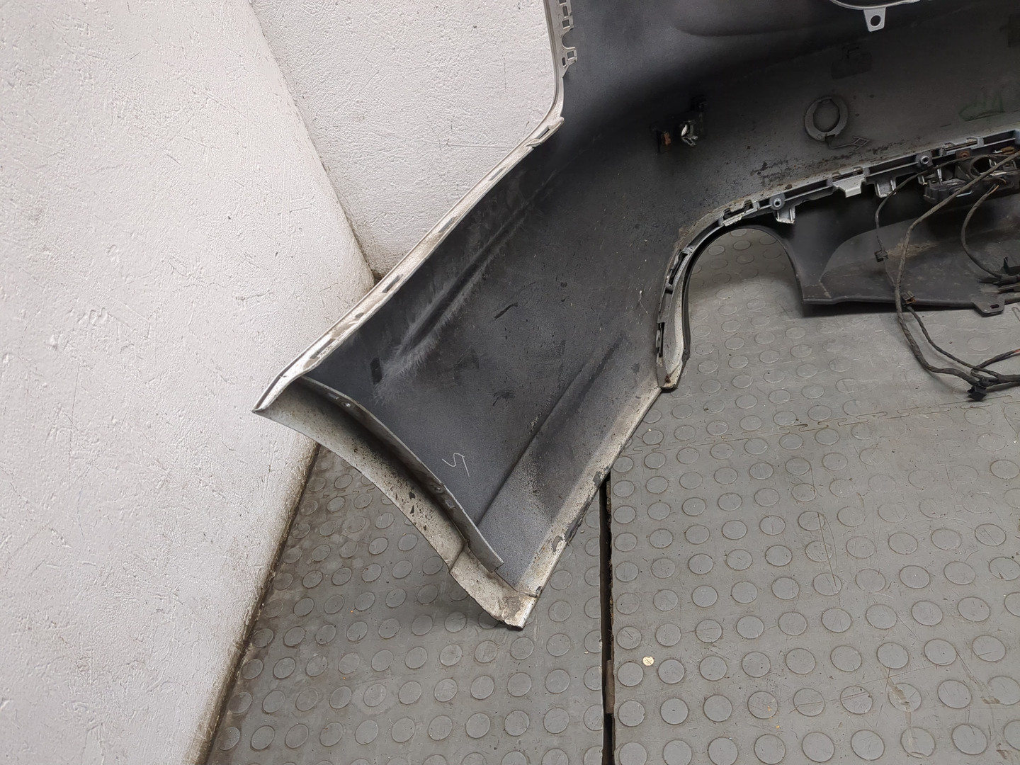 Бампер задний