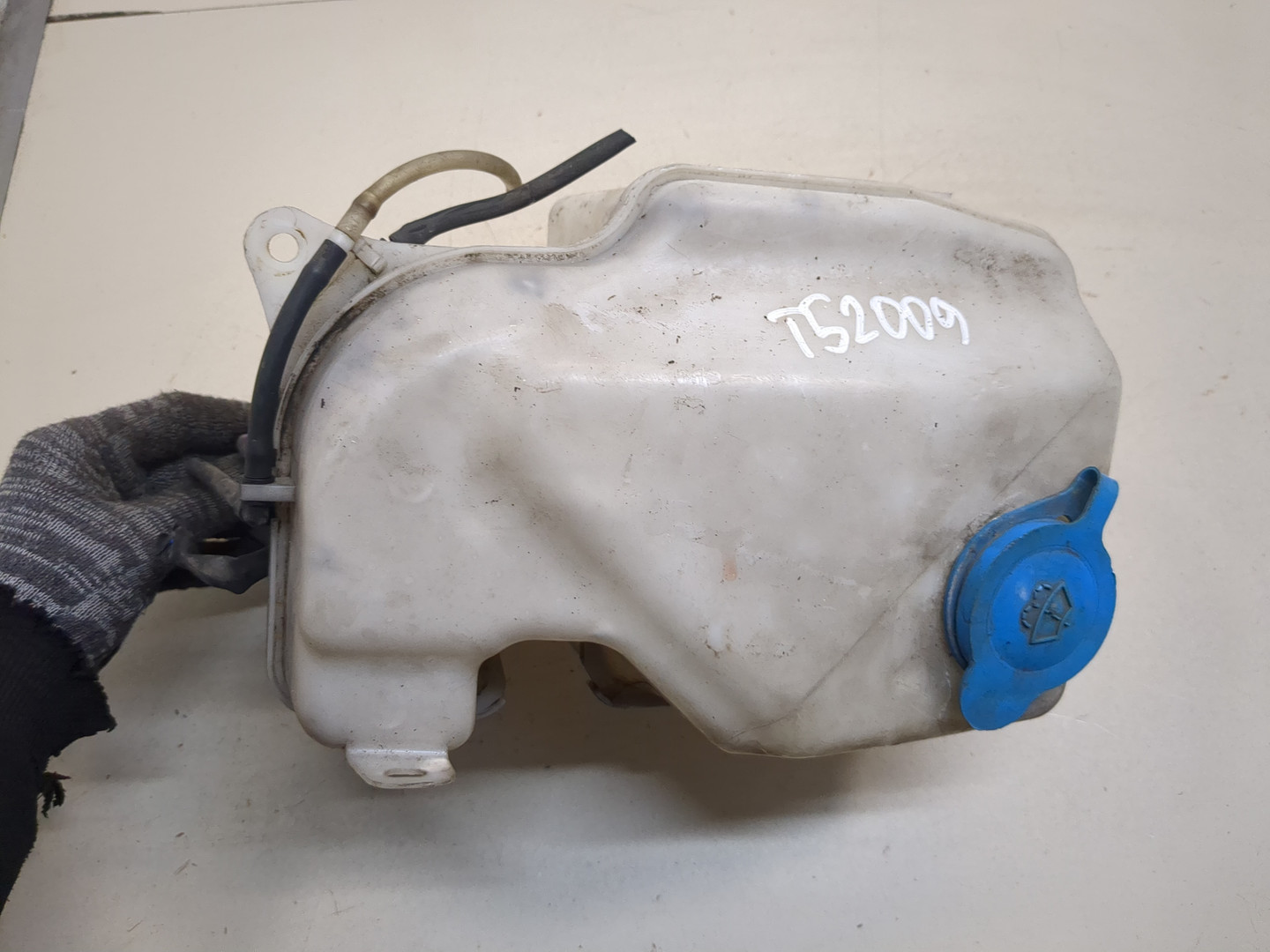 Бачок омывателя лобового стекла