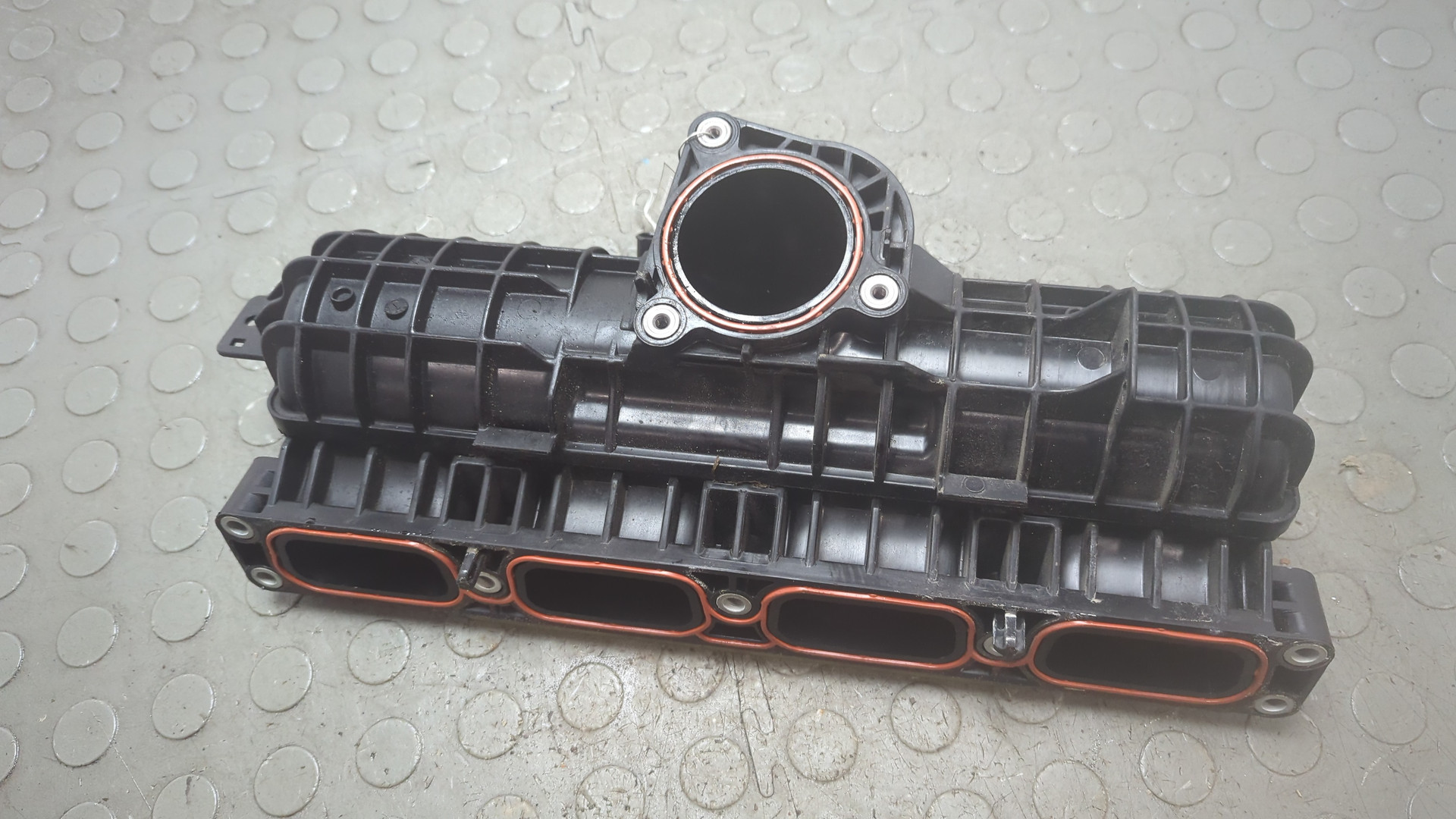 Коллектор впускной