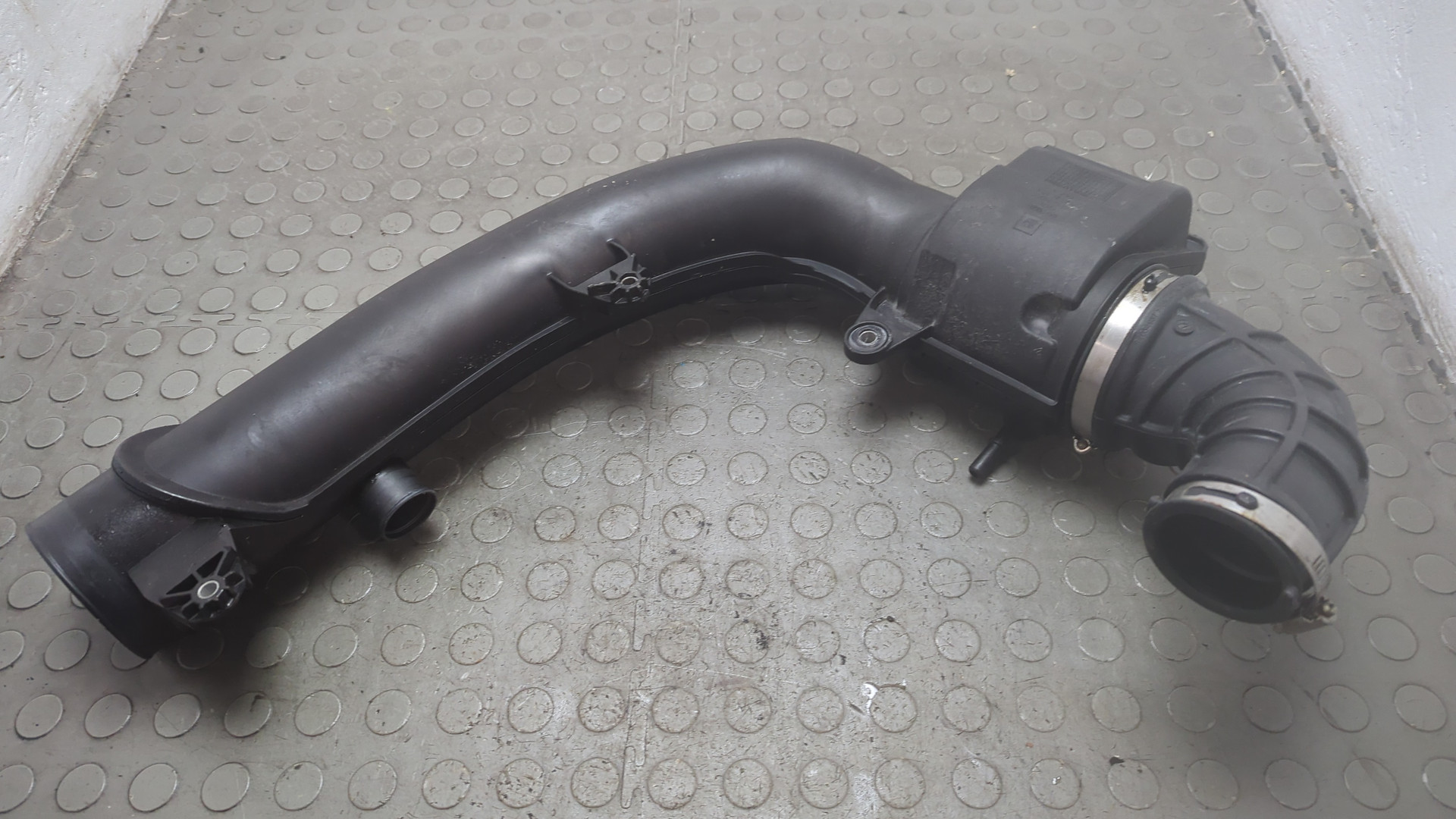 Патрубок воздушного фильтра