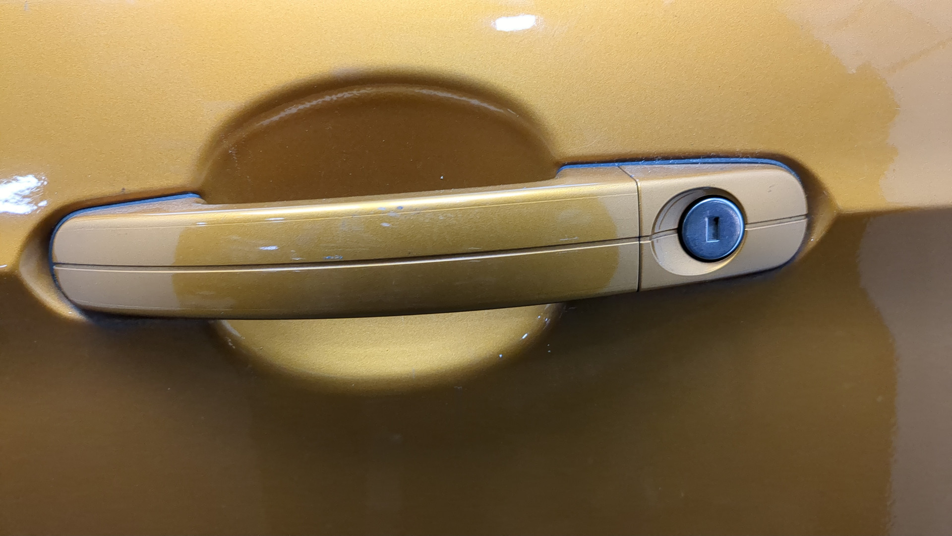 Дверь передняя левая