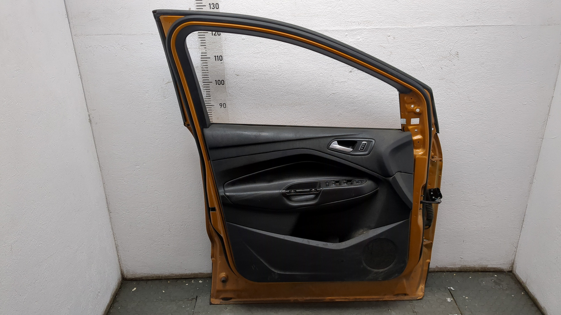 Дверь передняя левая