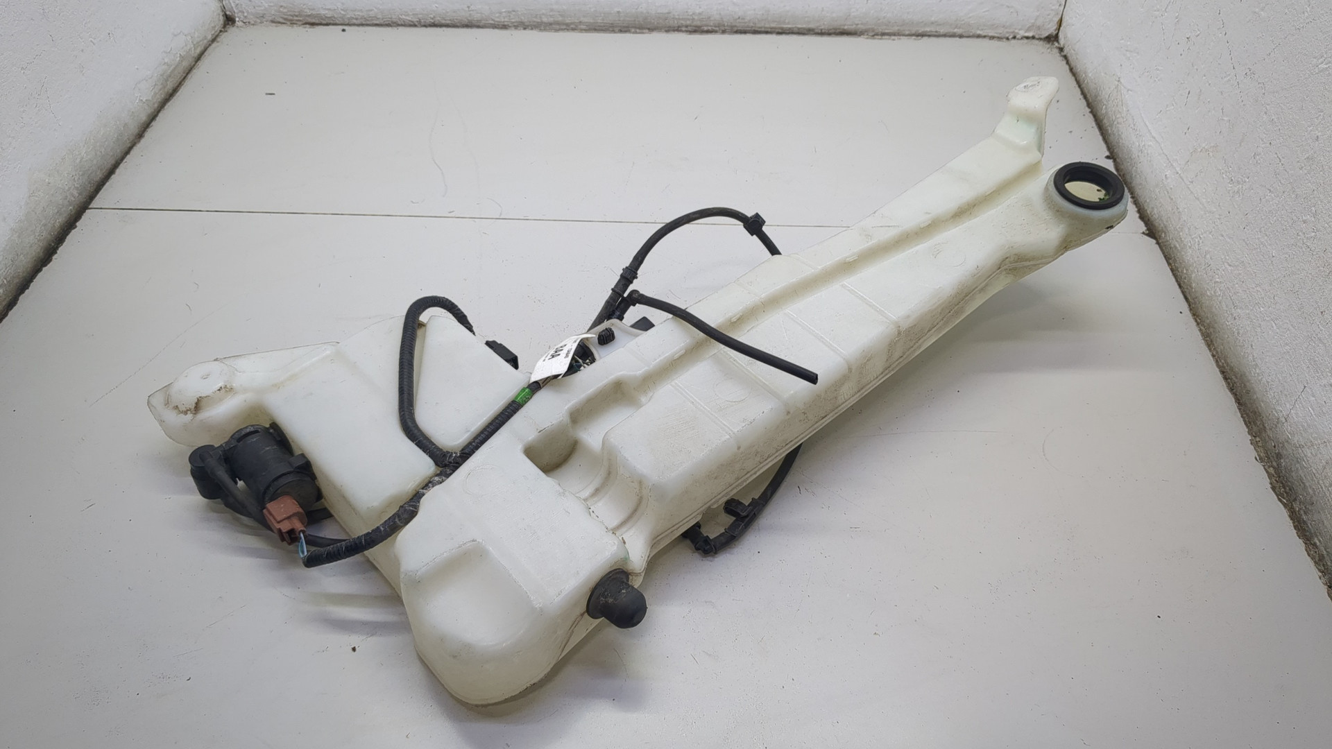 Бачок омывателя лобового стекла