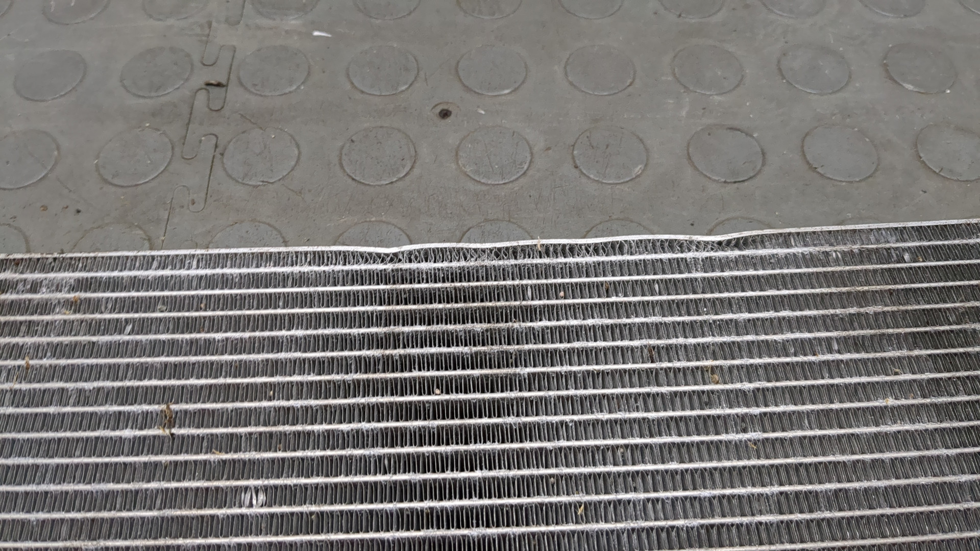 Радиатор кондиционера / конденсер