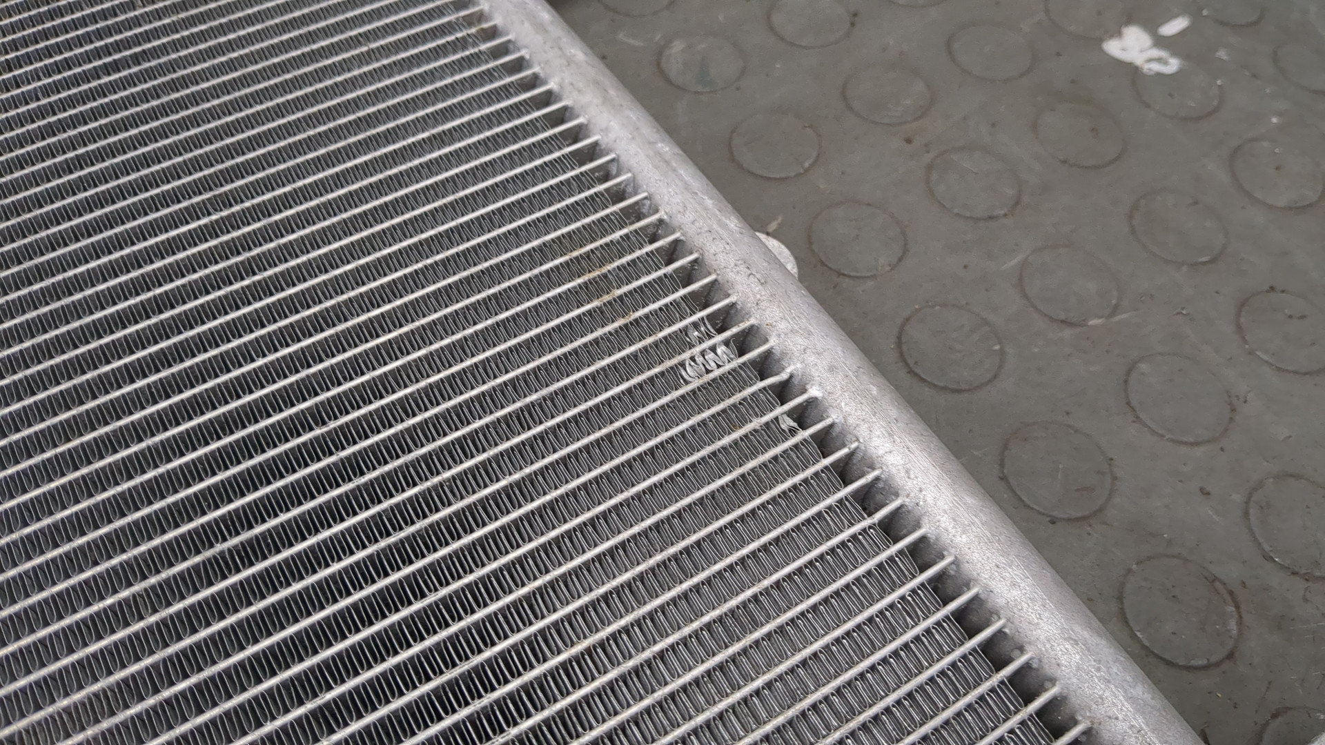 Радиатор кондиционера / конденсер