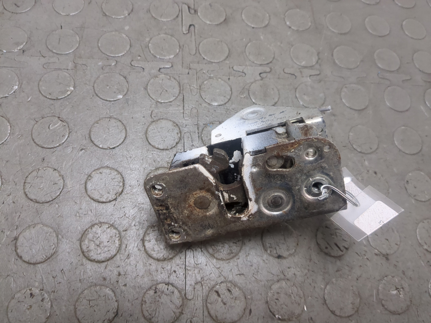 Замок двери задней правой