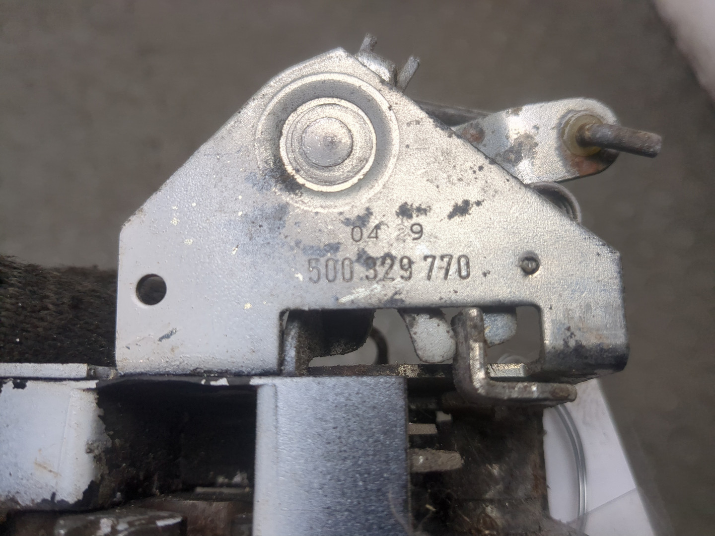 Замок двери задней правой