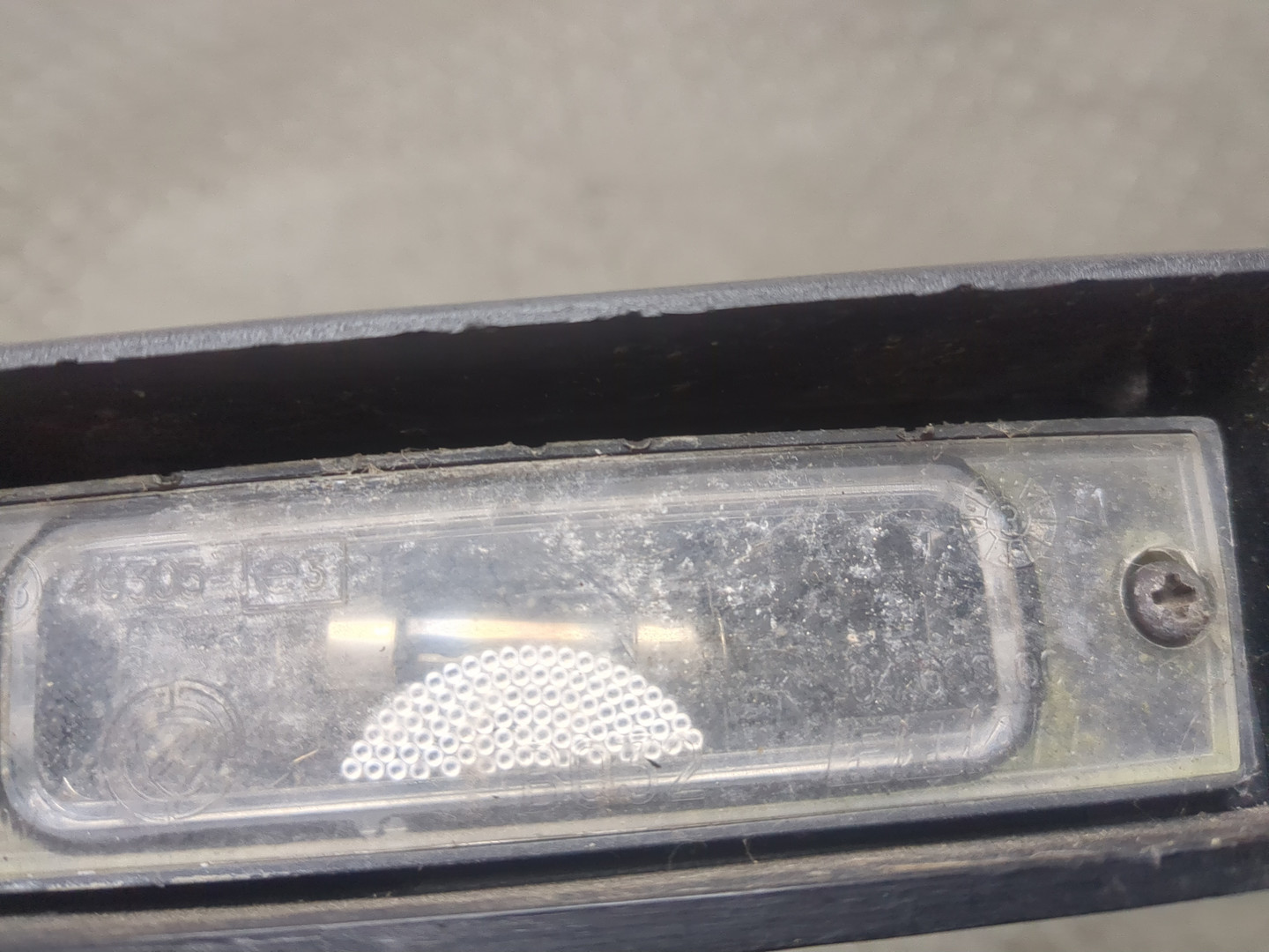 Фонарь подсветки номера