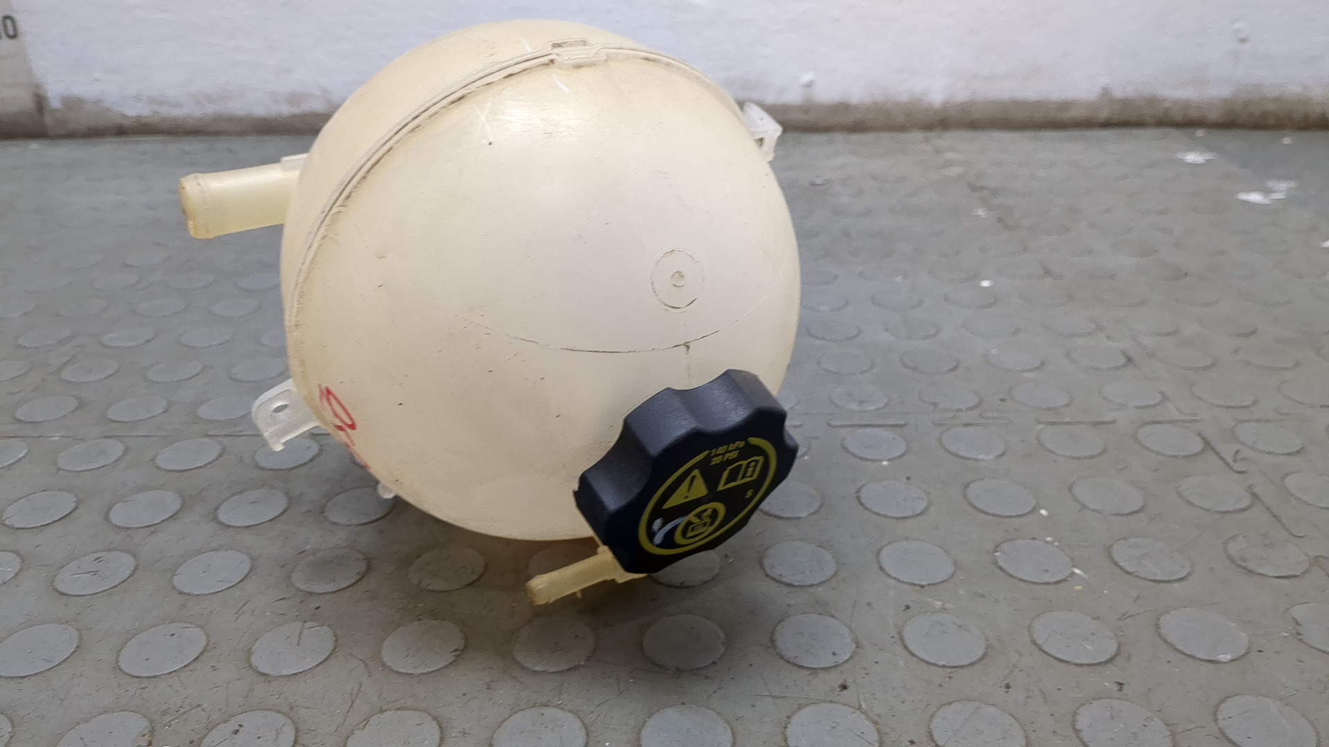 Бачок расширительный