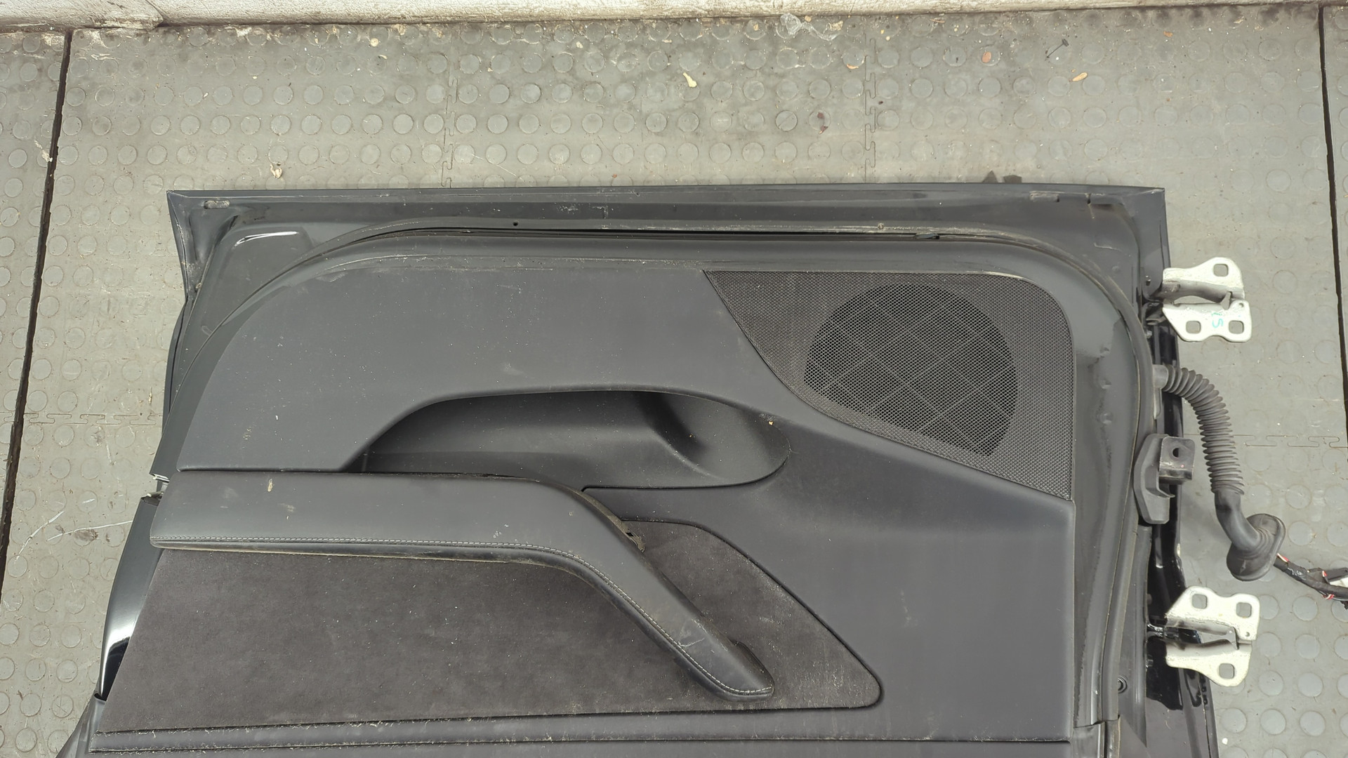 Дверь передняя правая