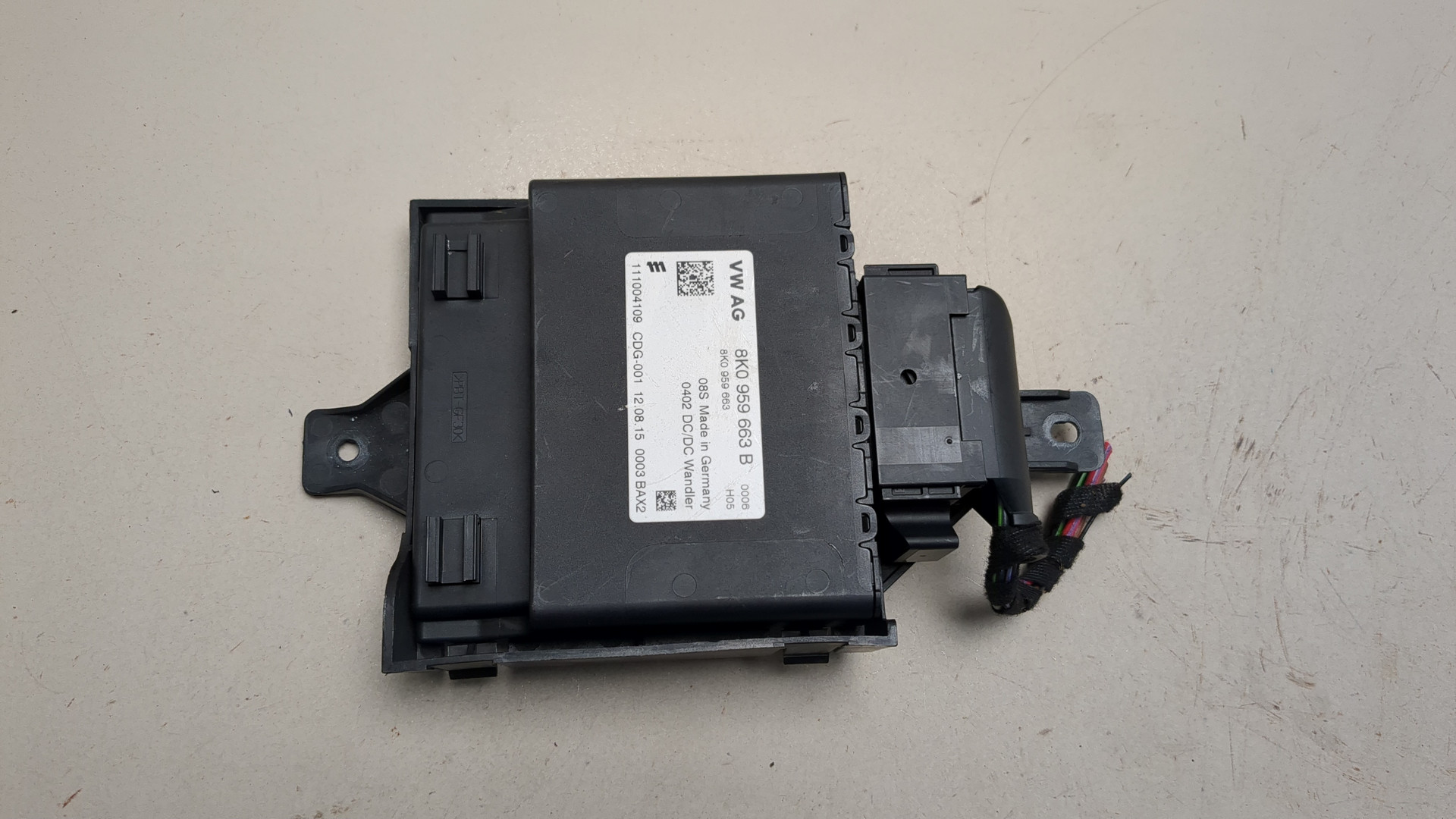 Преобразователь напряжения (адаптер)