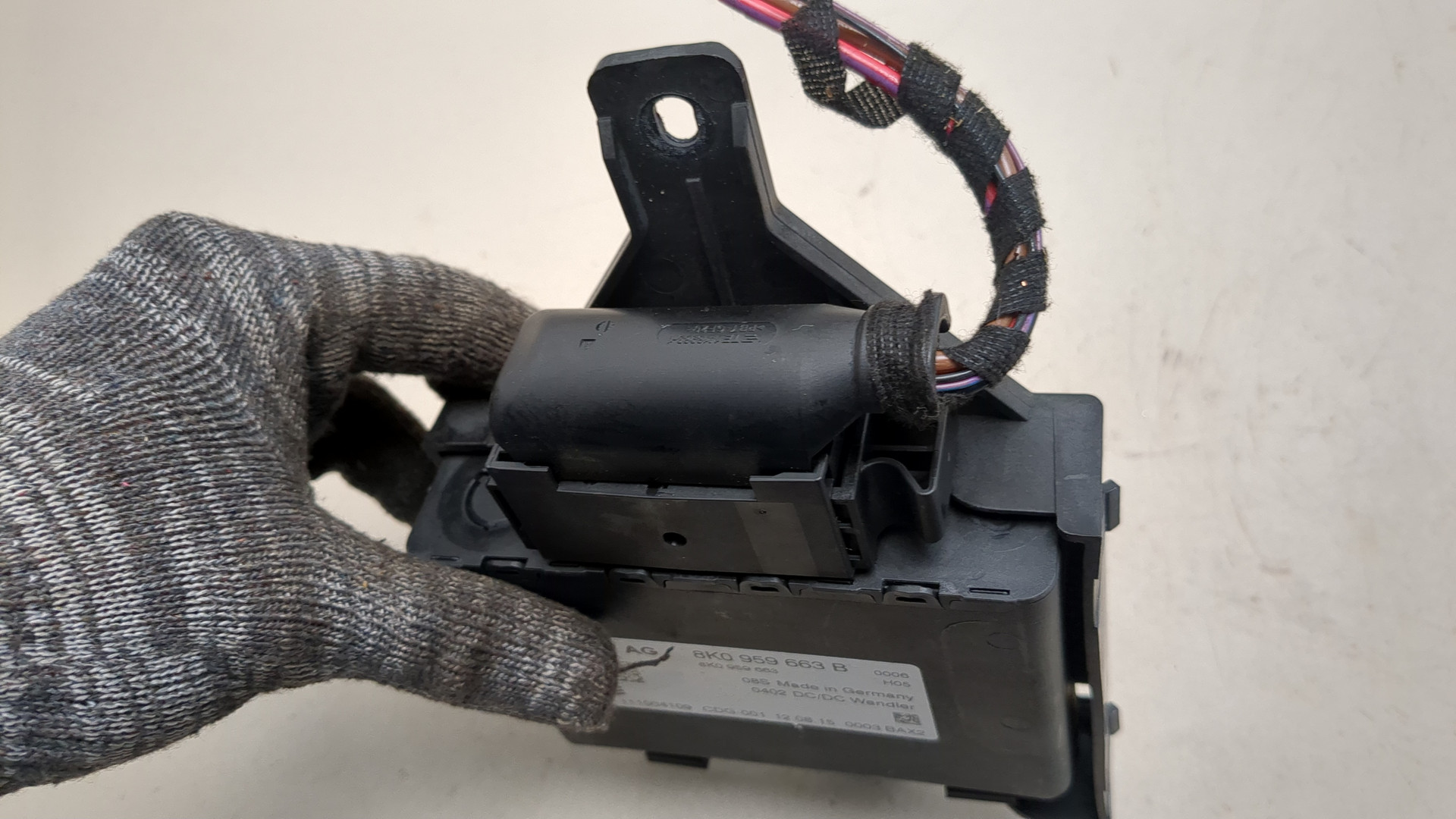 Преобразователь напряжения (адаптер)