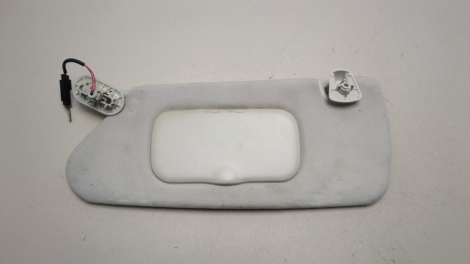 Козырек солнцезащитный