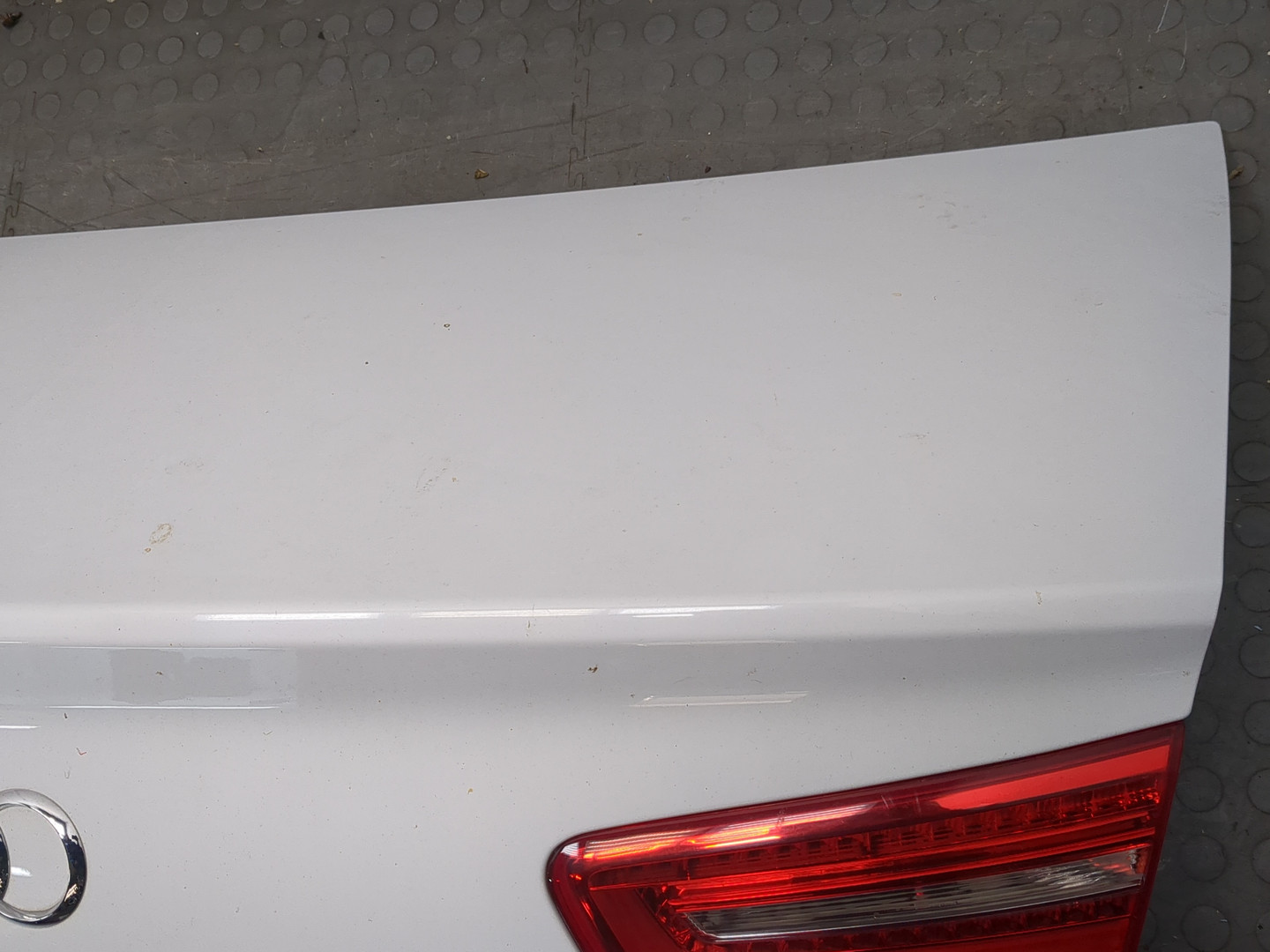 Дверь багажника