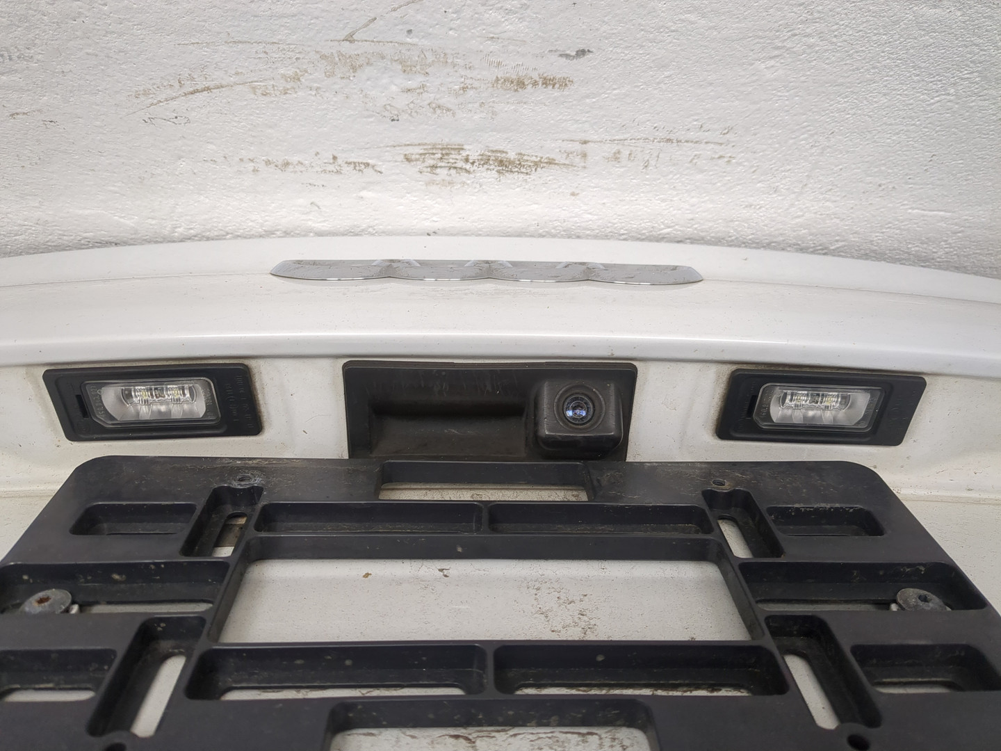 Дверь багажника