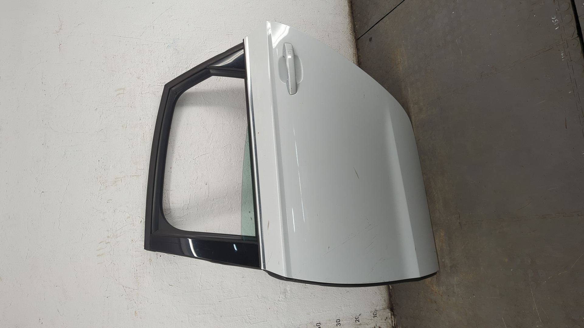 Дверь задняя левая