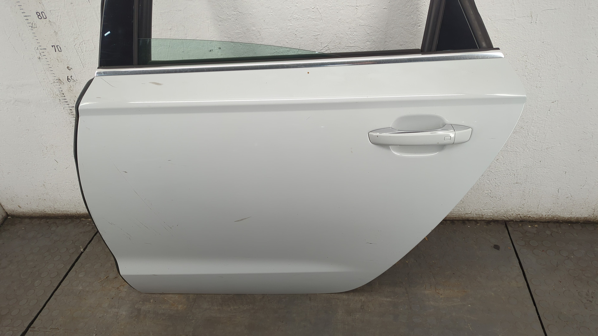 Дверь задняя левая