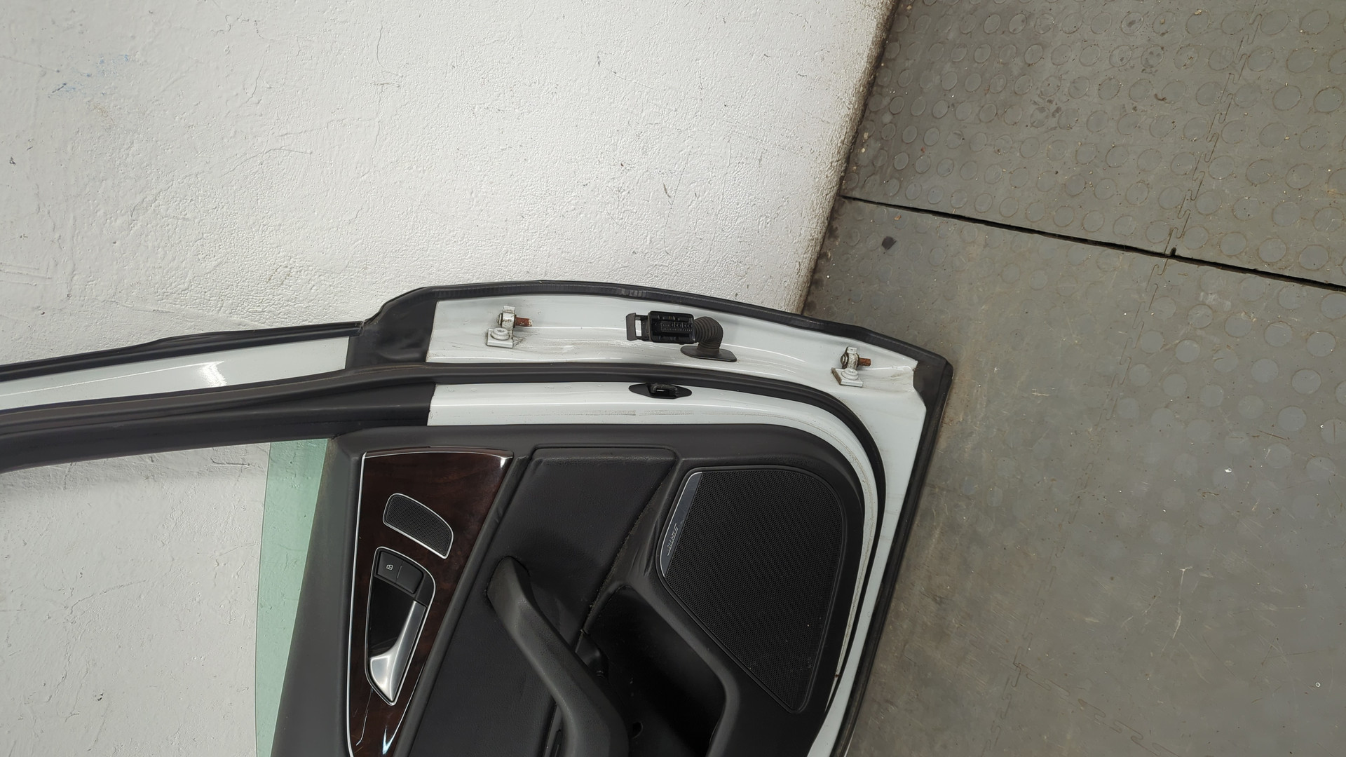 Дверь задняя левая