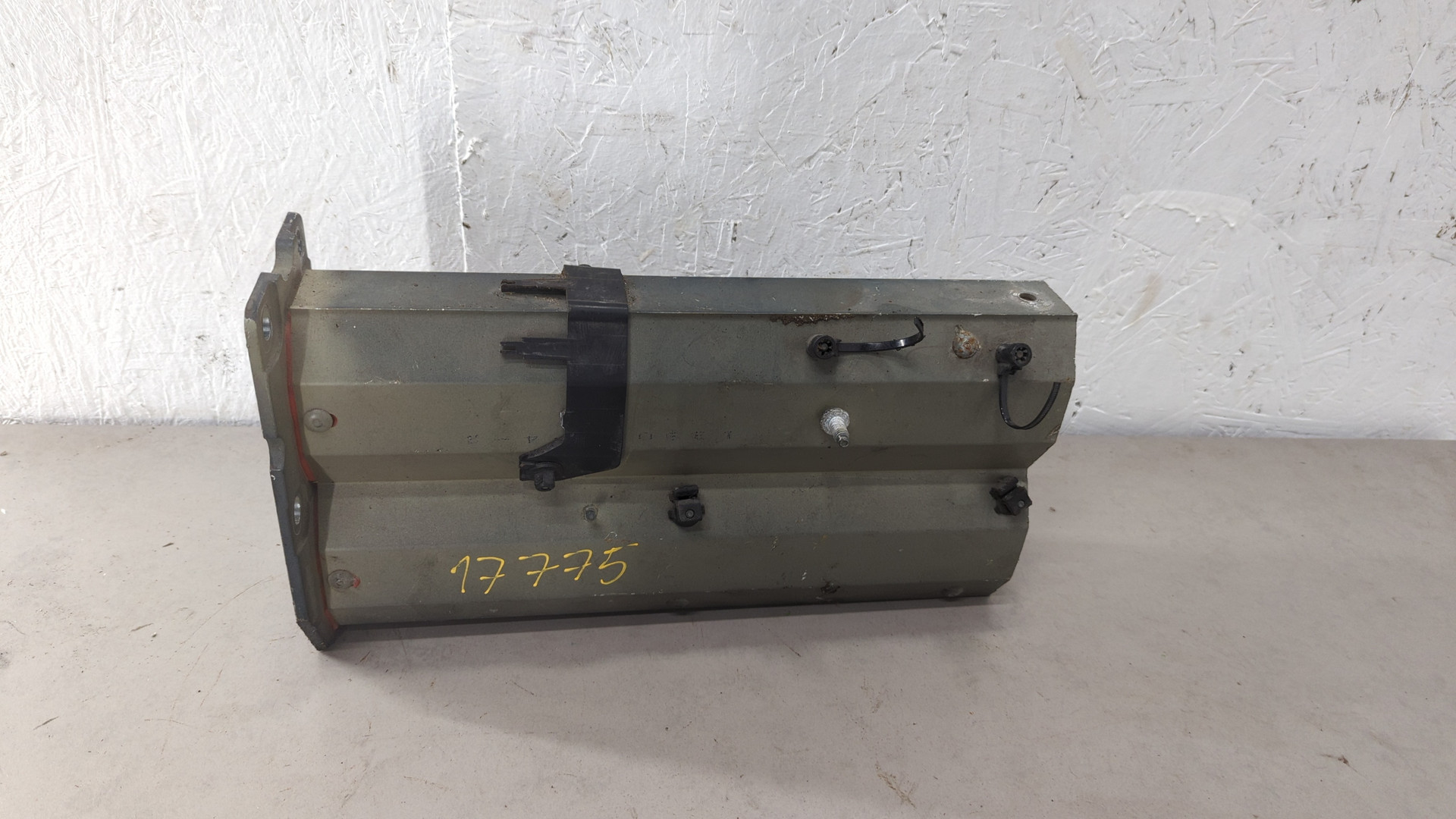 Лонжерон передний правый