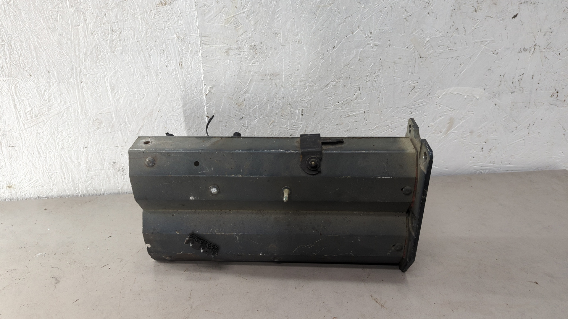 Лонжерон передний правый