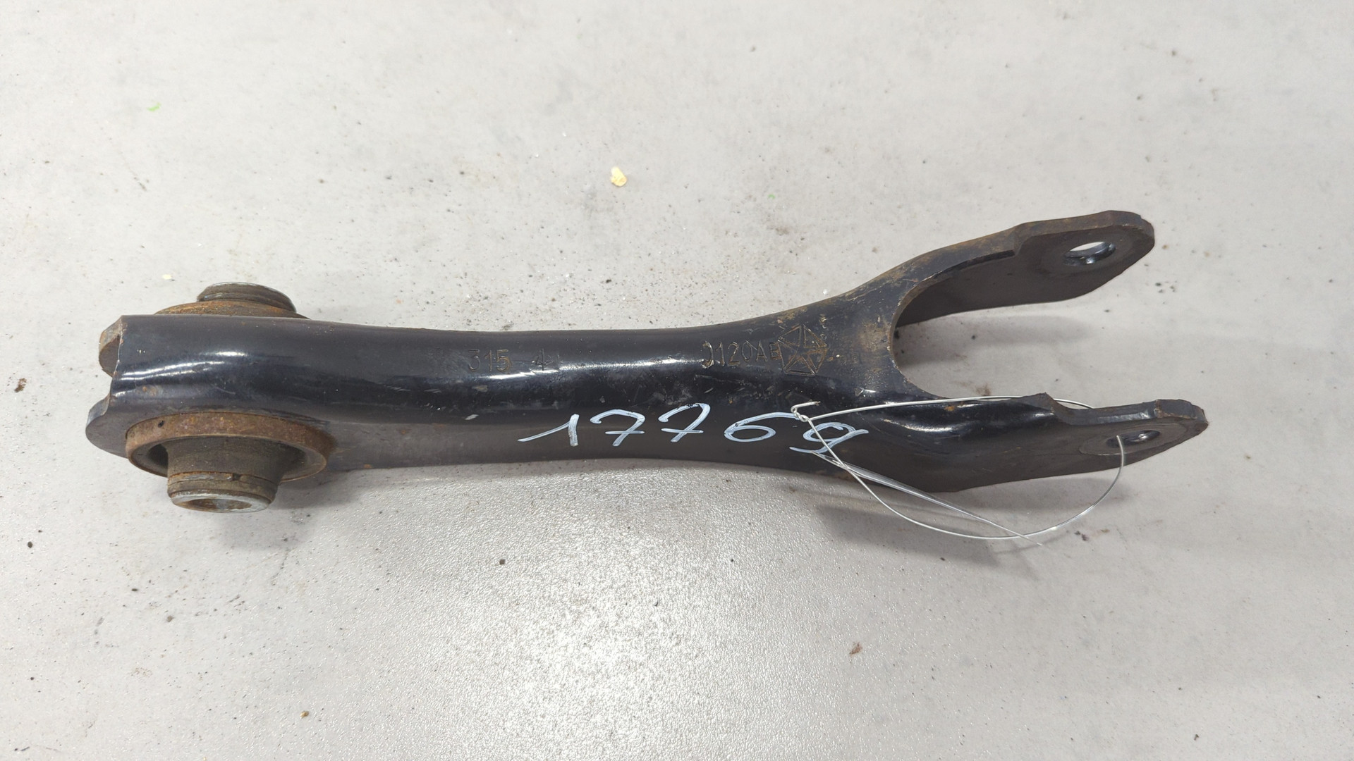 Рычаг задний