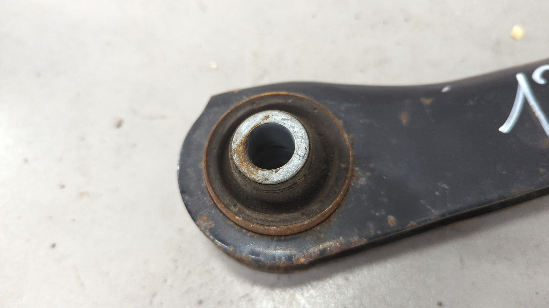 Рычаг задний