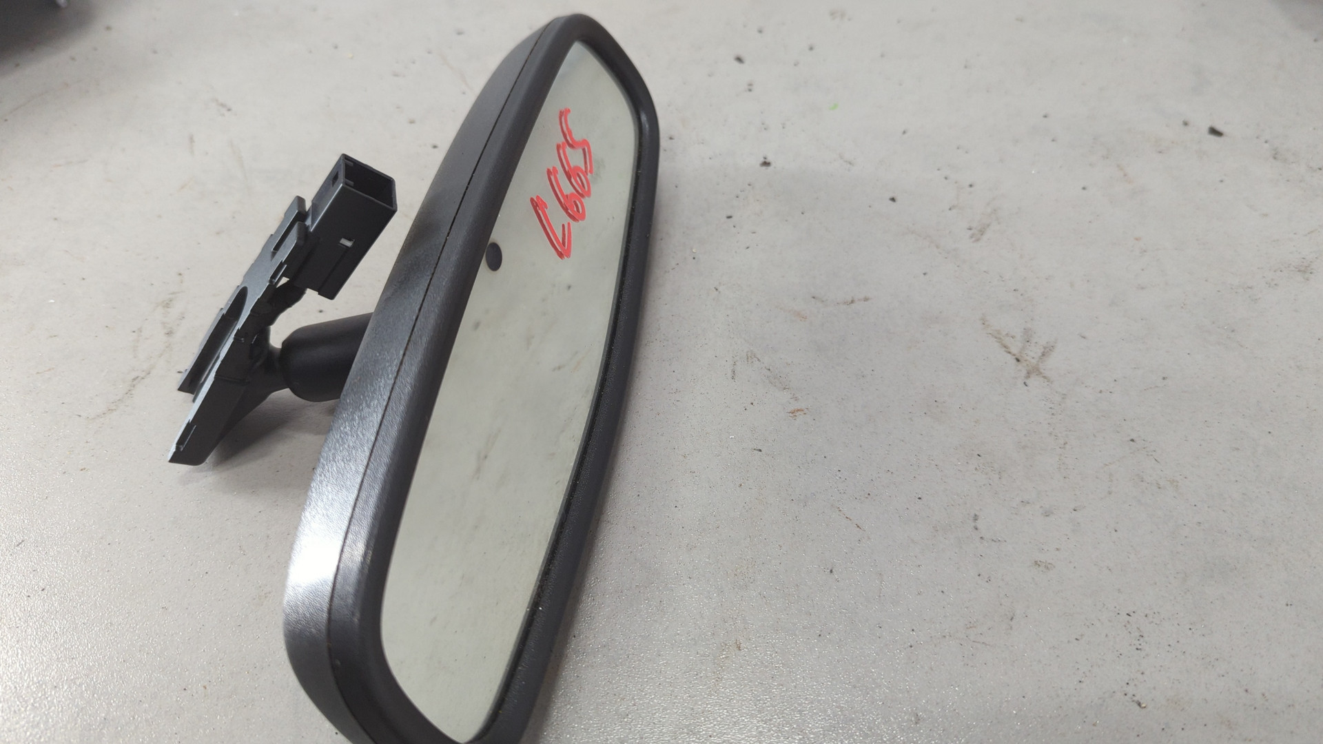 Зеркало заднего вида