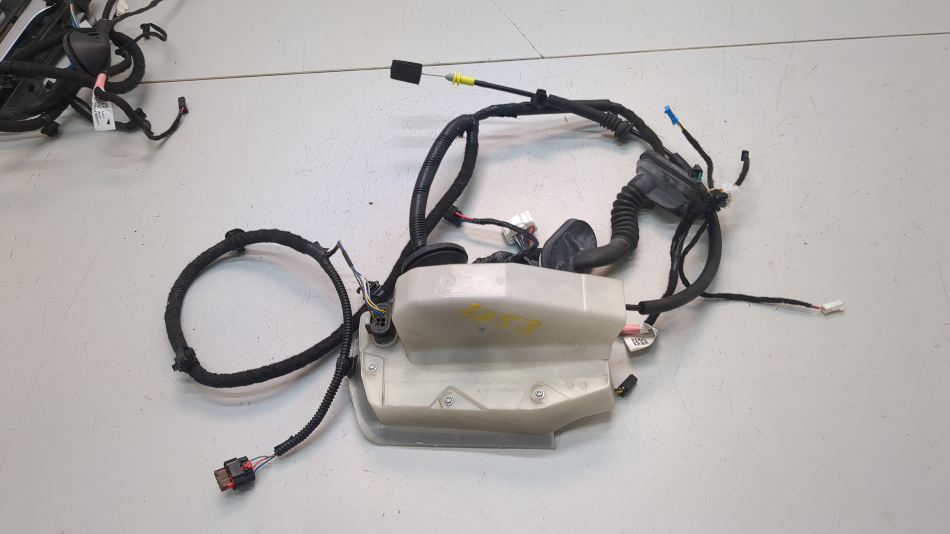 Замок двери задней правой