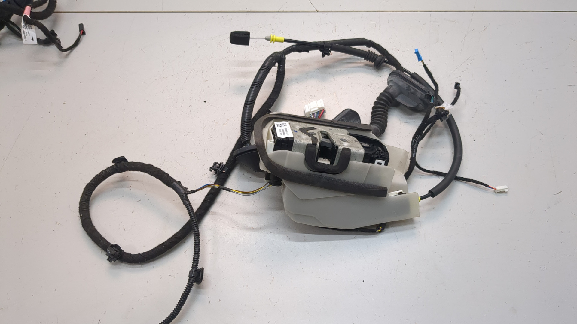 Замок двери задней правой