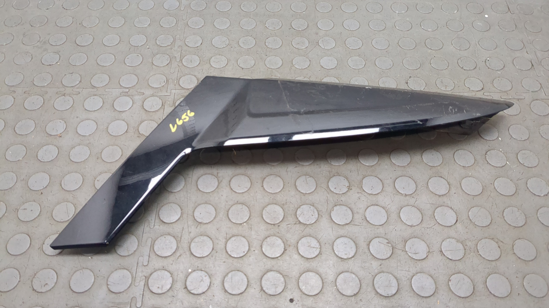 Накладка (кузов наружные)