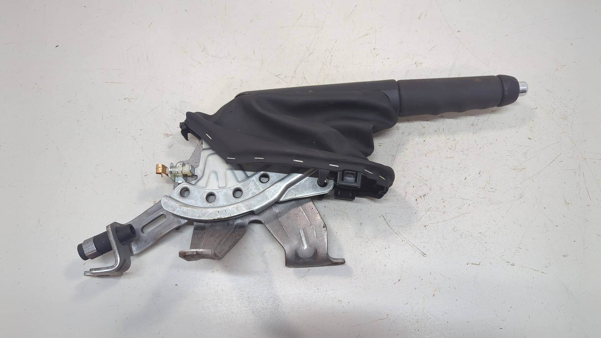 Рычаг стояночного тормоза