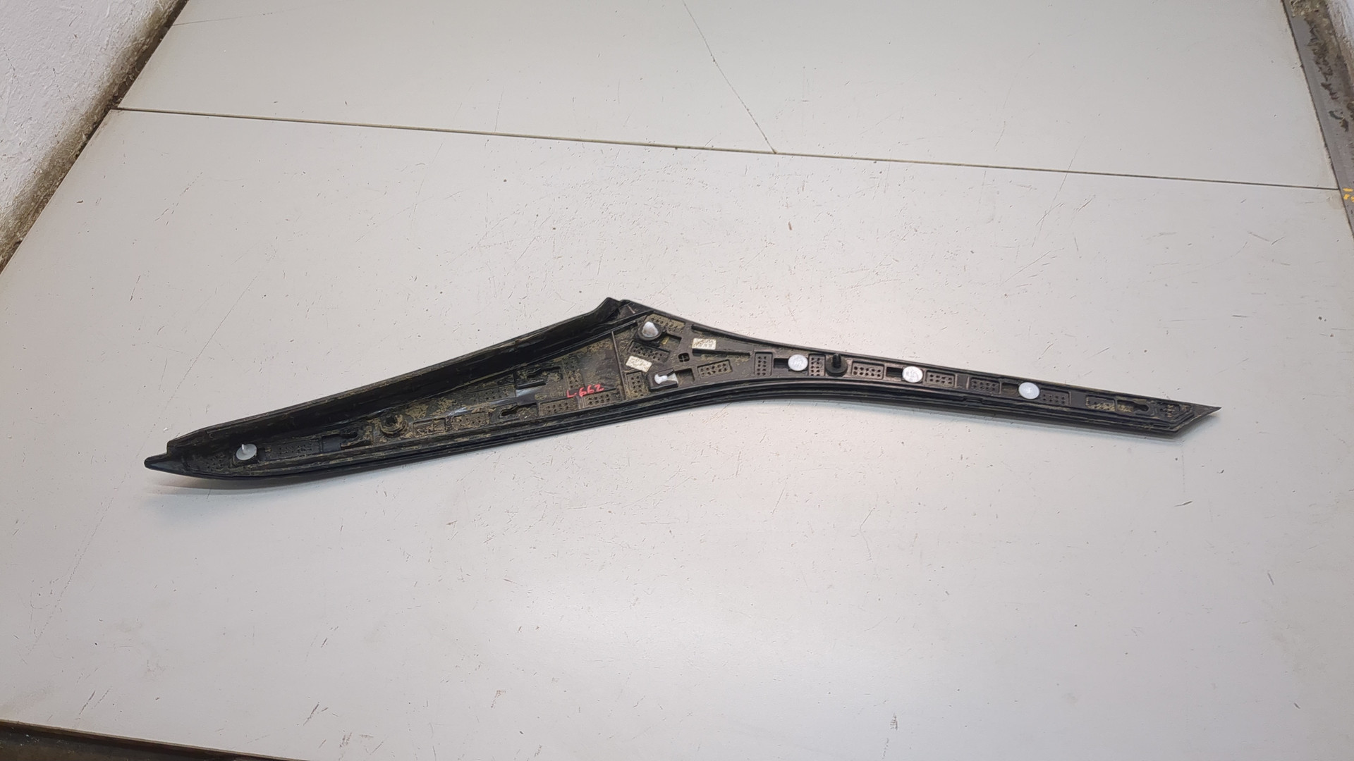 Накладка заднего крыла левого