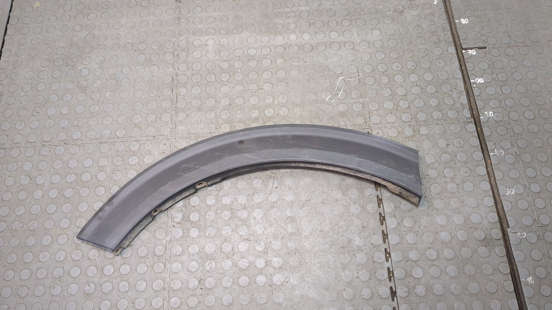 Молдинг заднего крыла правого