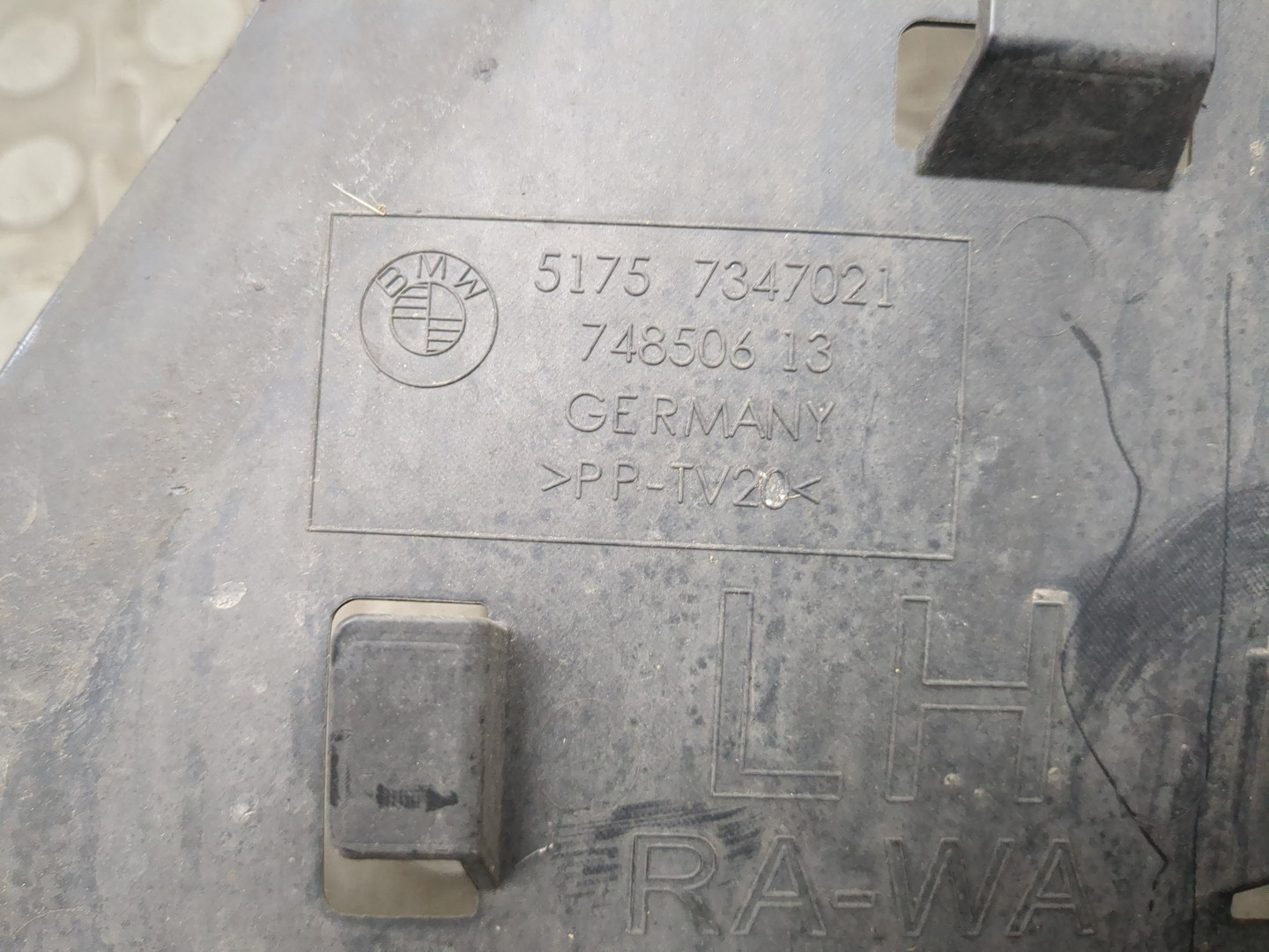 Кожух рулевой колонки