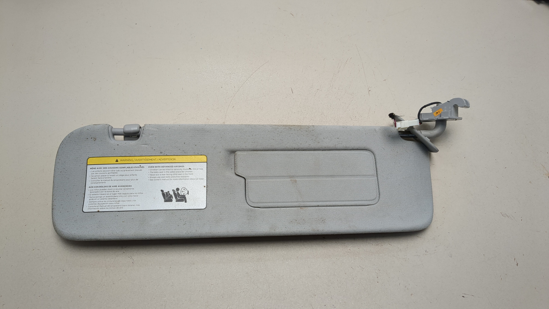 Козырек солнцезащитный