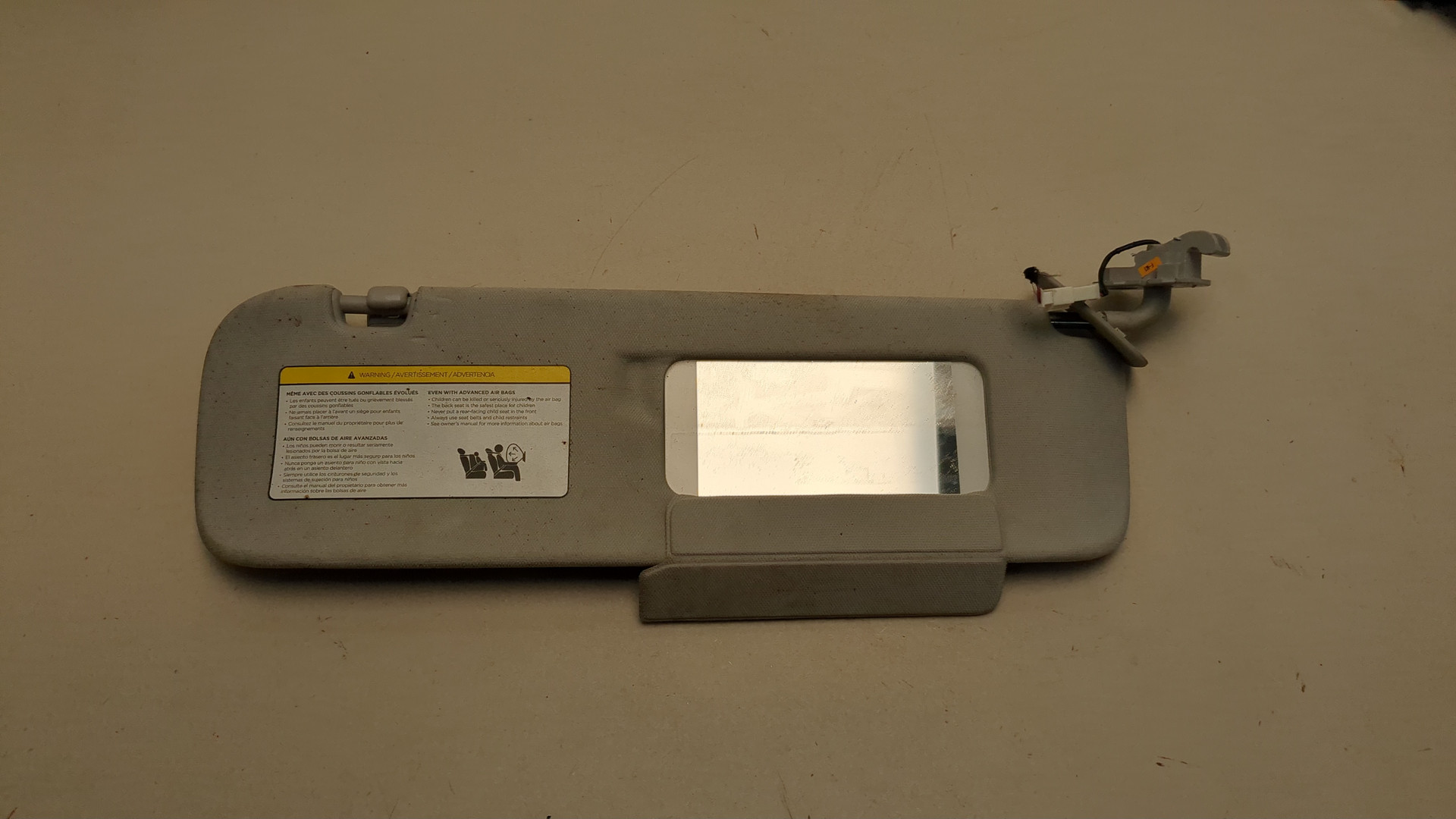 Козырек солнцезащитный