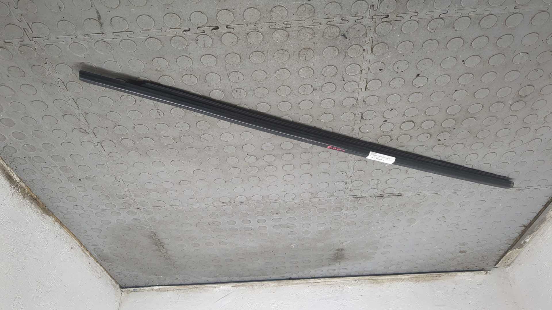 Накладка стекла переднего правого