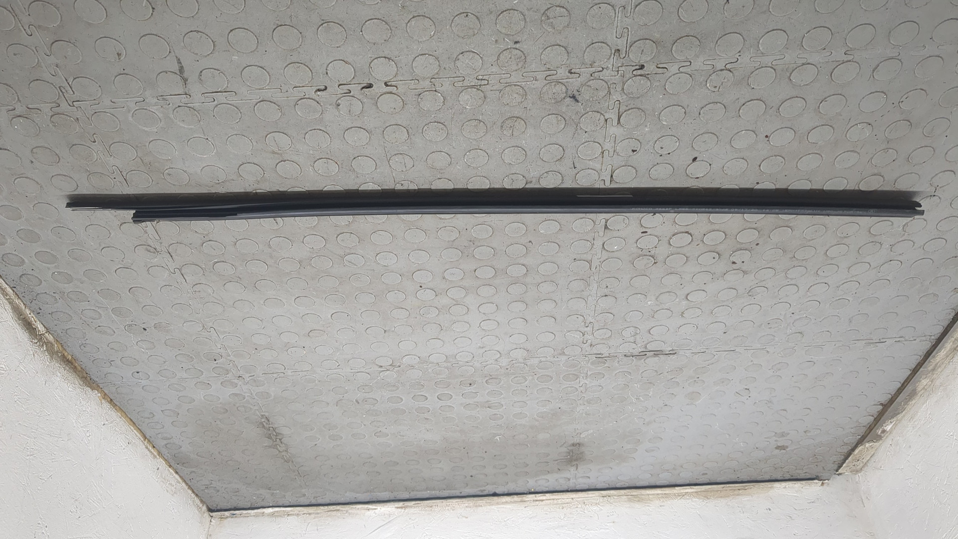 Накладка стекла переднего правого